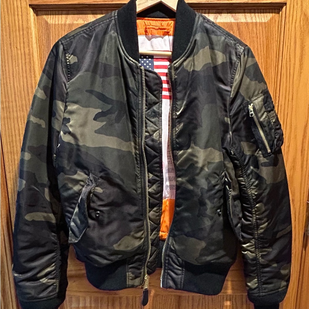 Alpha Industries Green Camo Bomber Jacket Sz Small